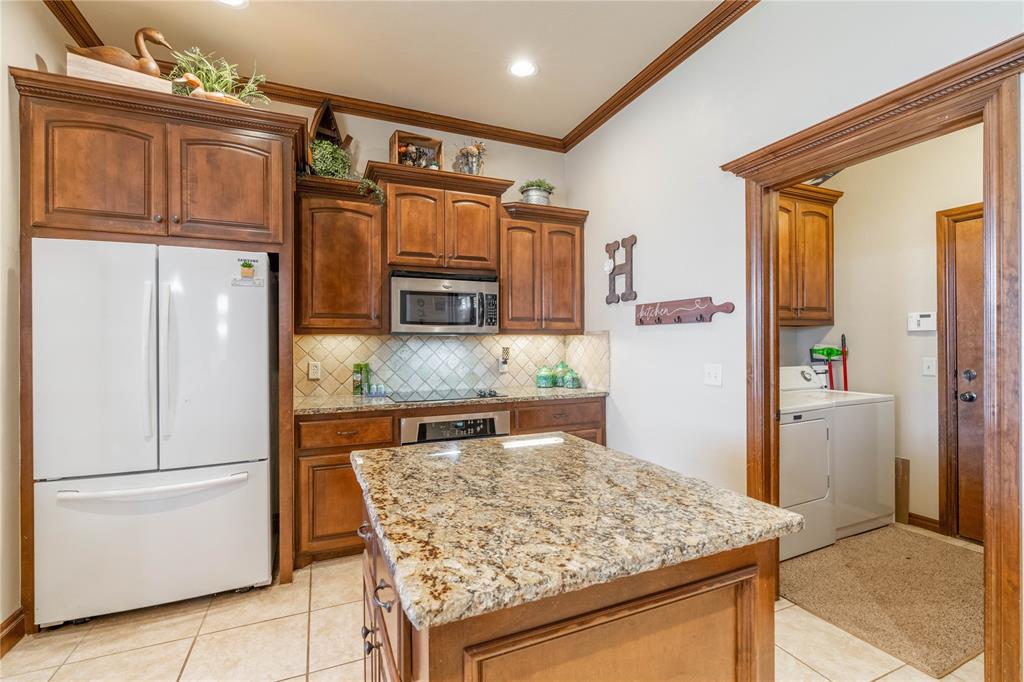 1208 Summerhill Drive
