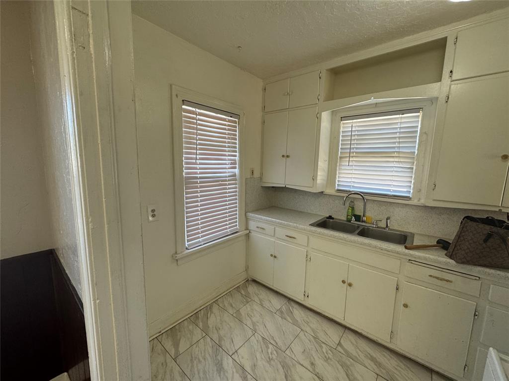 2208 NW 34 Street