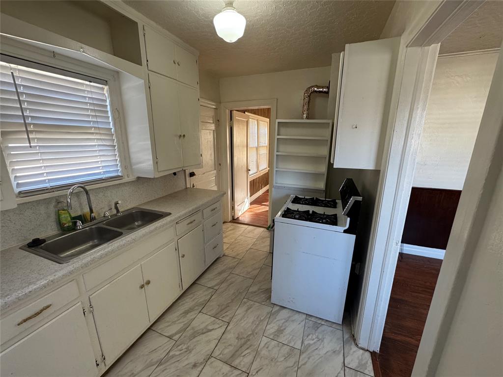 2208 NW 34 Street