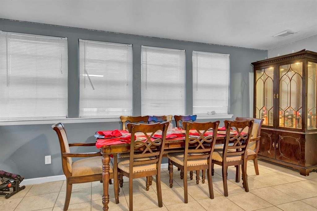 8117 NW 28th Terrace