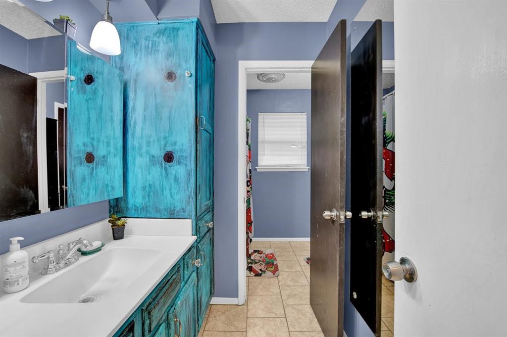 8117 NW 28th Terrace