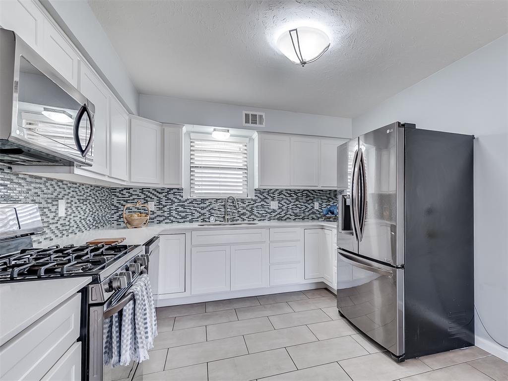 3305 Pleasant Drive