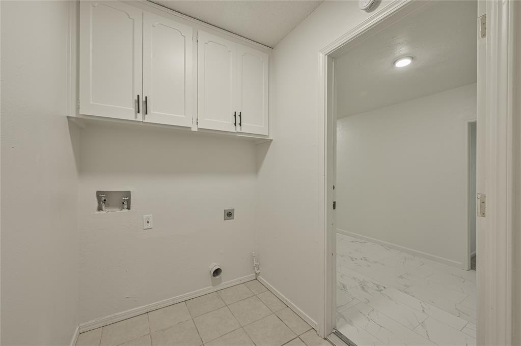 5705 S Bodine Avenue