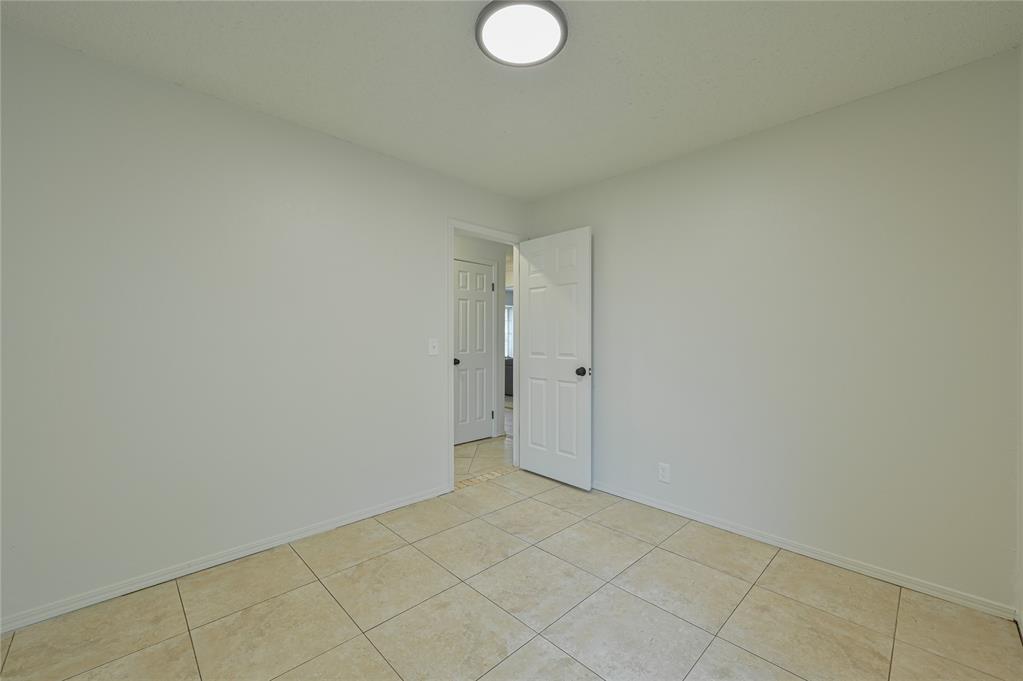 5705 S Bodine Avenue