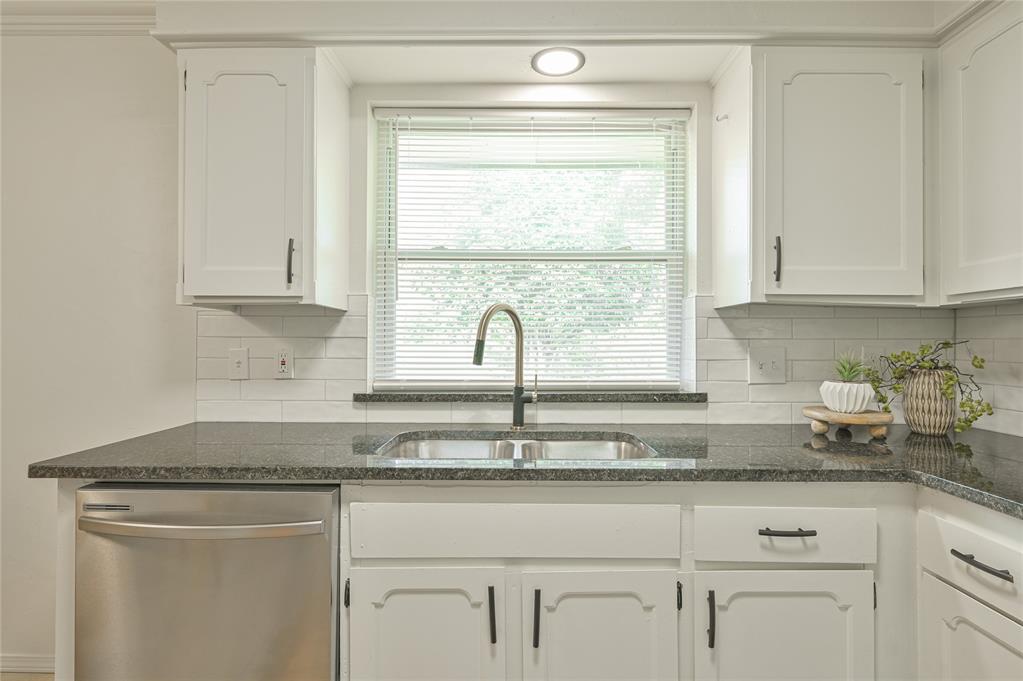 5705 S Bodine Avenue