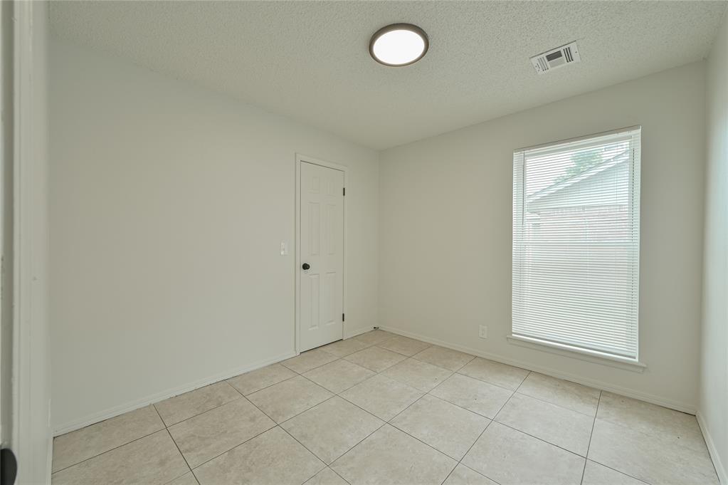 5705 S Bodine Avenue