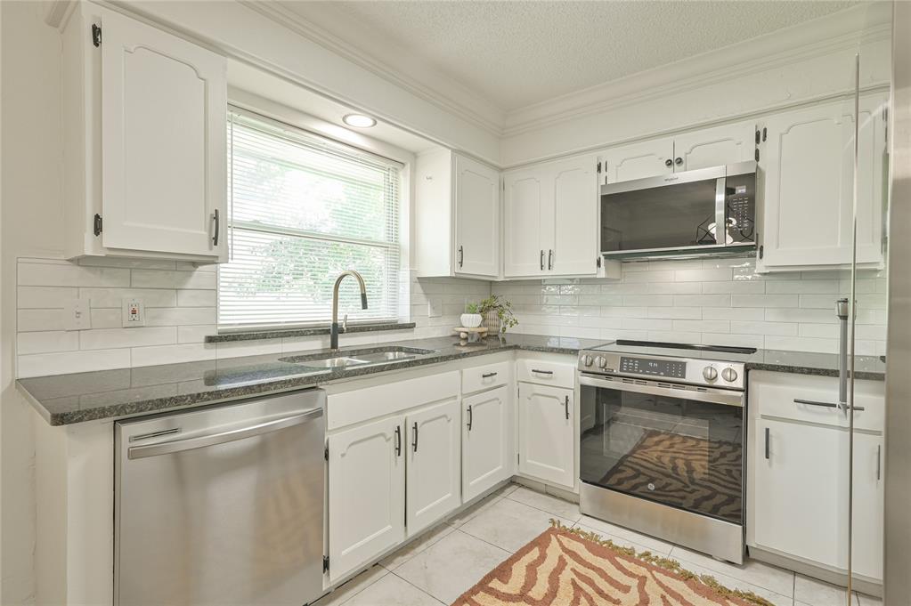 5705 S Bodine Avenue