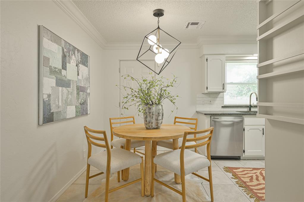 5705 S Bodine Avenue