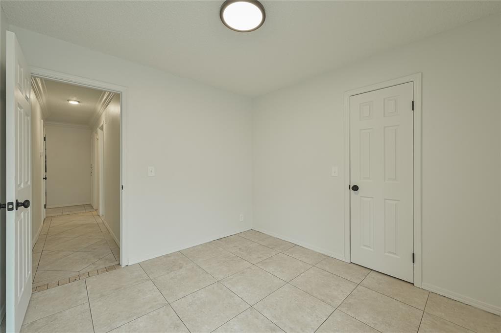 5705 S Bodine Avenue