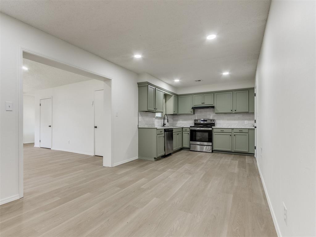 7017 S Miller Avenue