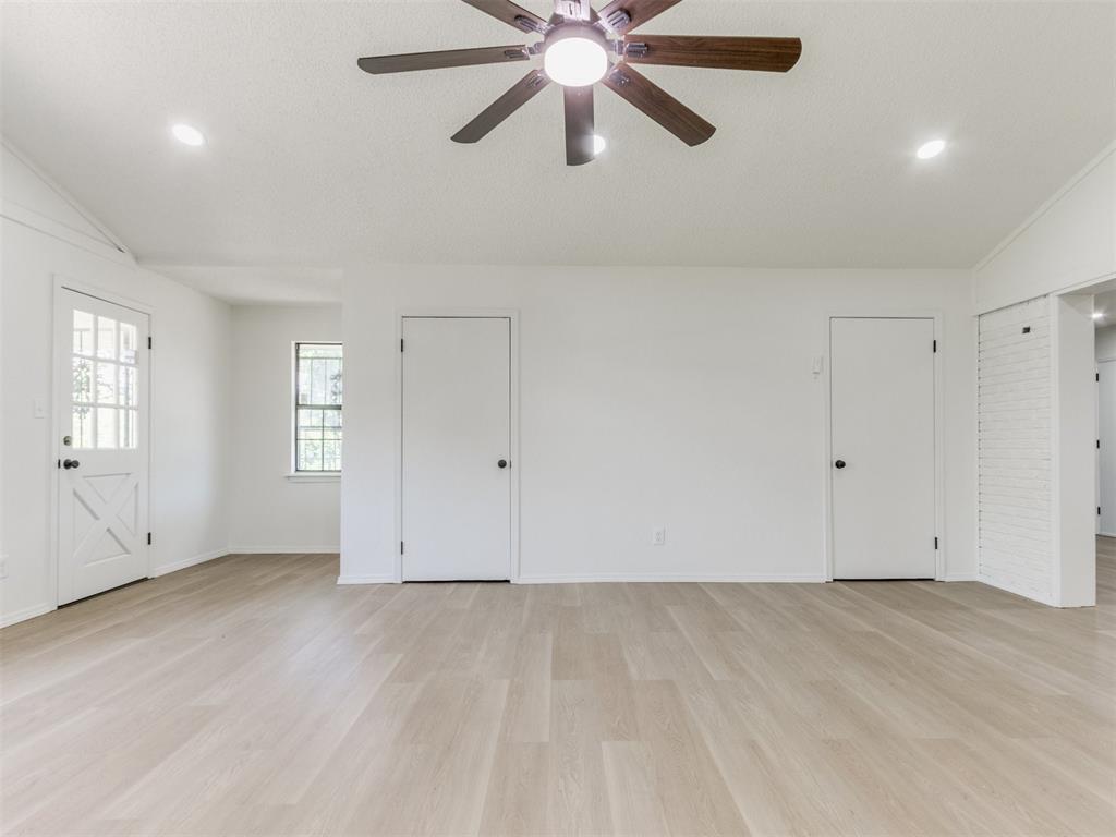 7017 S Miller Avenue