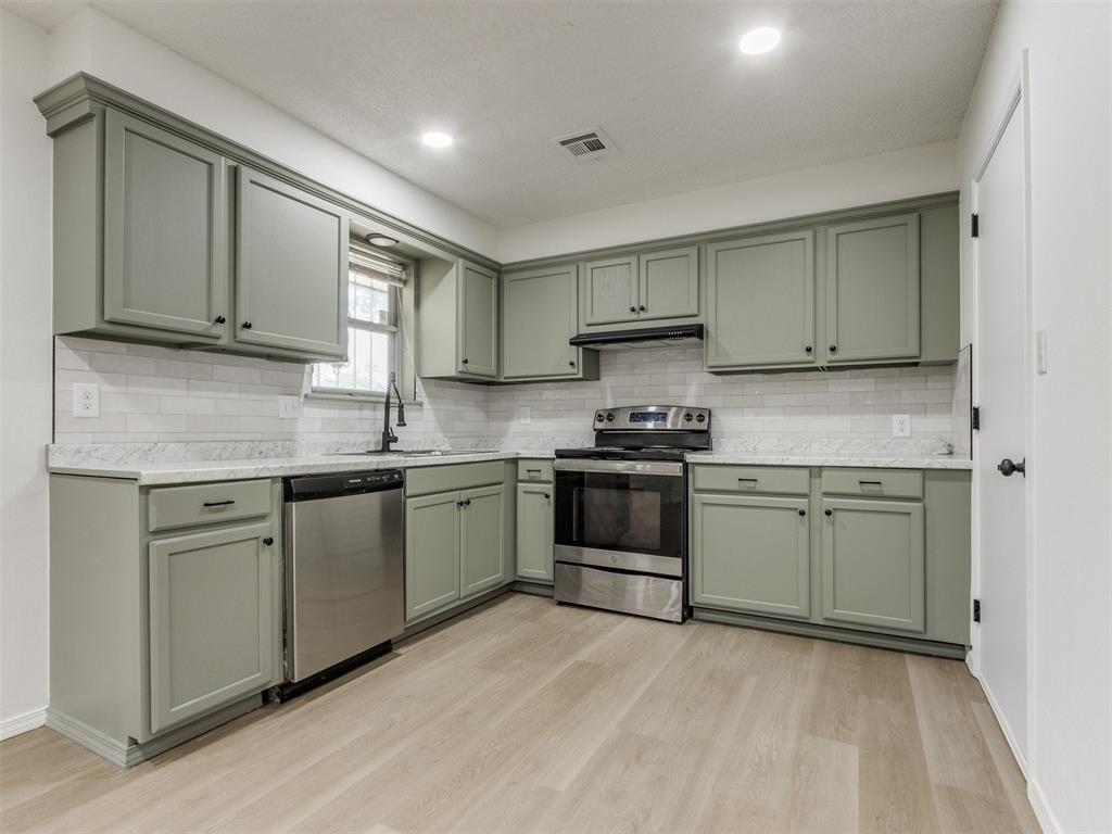 7017 S Miller Avenue