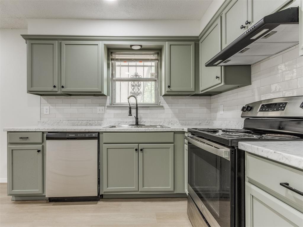 7017 S Miller Avenue