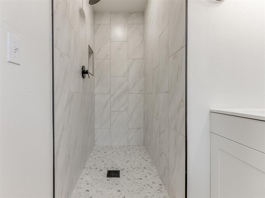 7017 S Miller Avenue