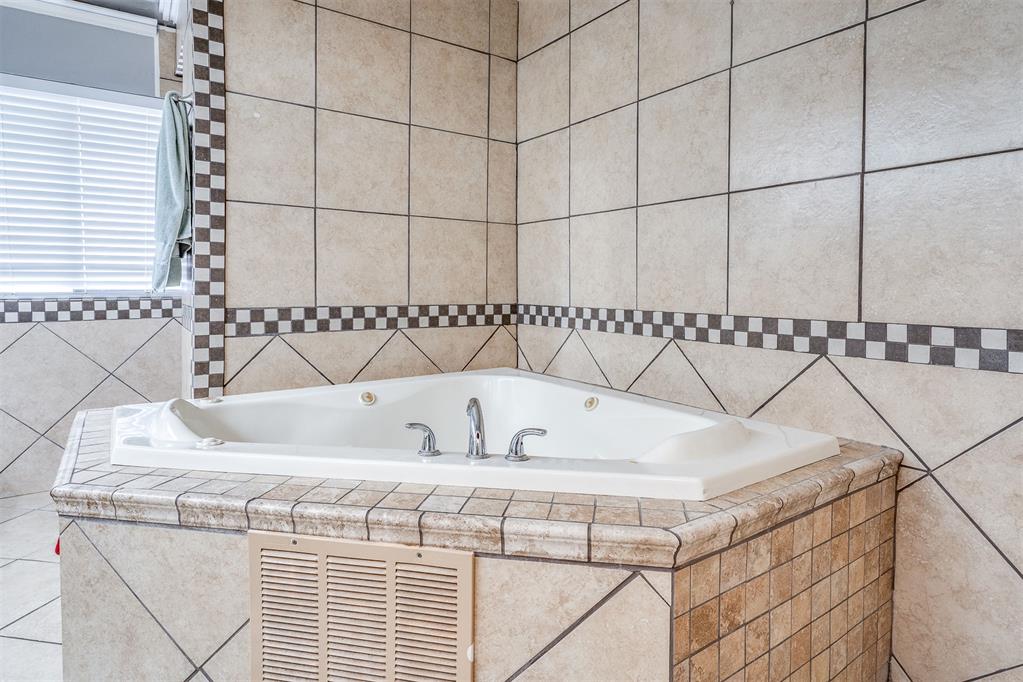 8316 NW 106th Street