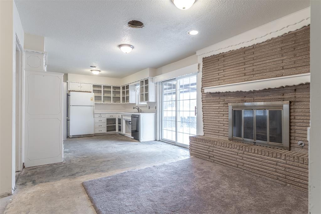 6309 S Francis Avenue