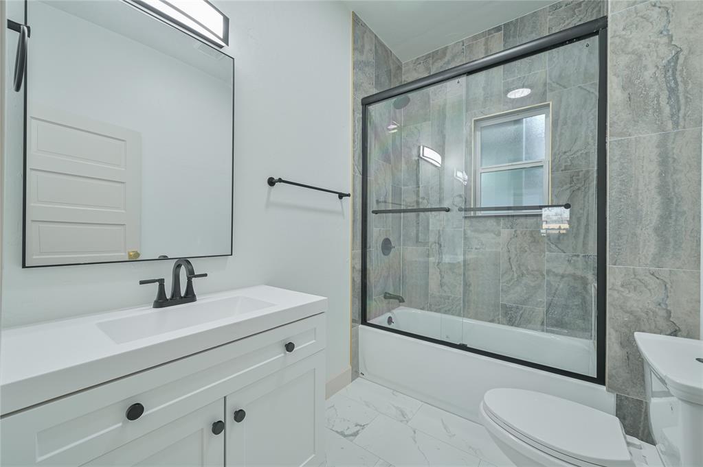 2431 W Eubanks Street