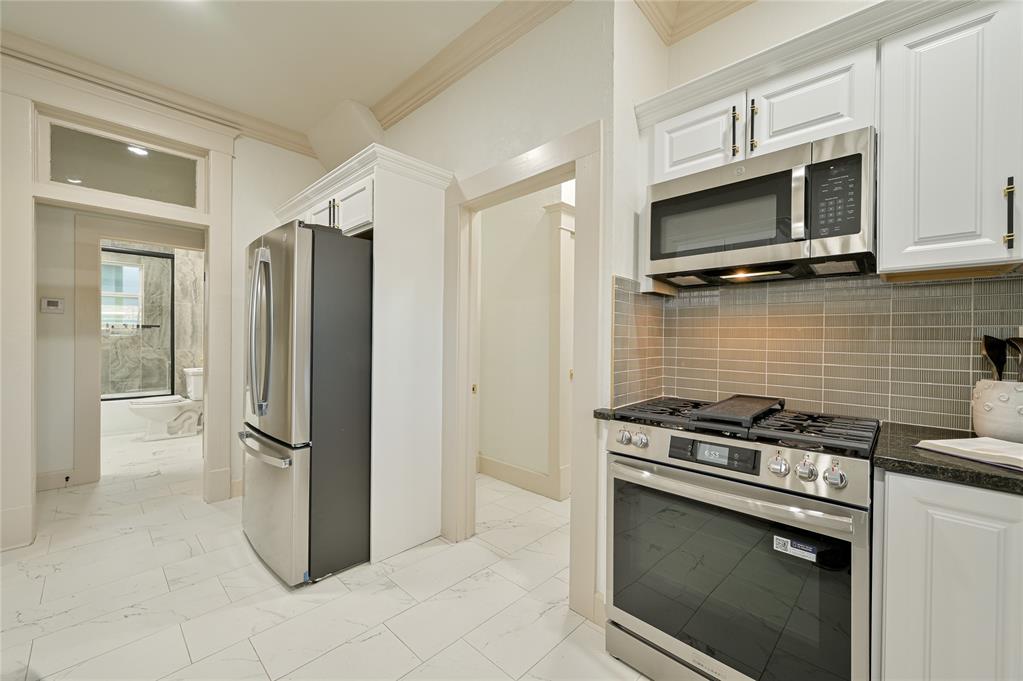 2431 W Eubanks Street