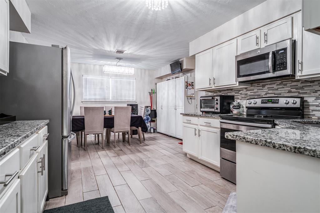 3105 N Viewpoint Drive