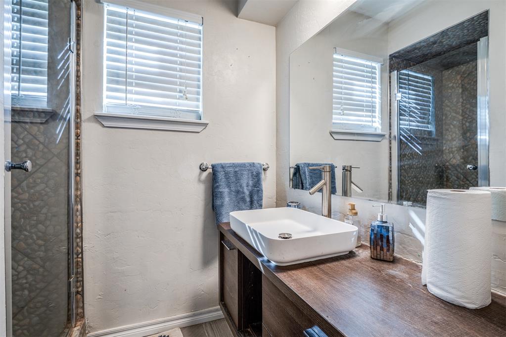 3105 N Viewpoint Drive