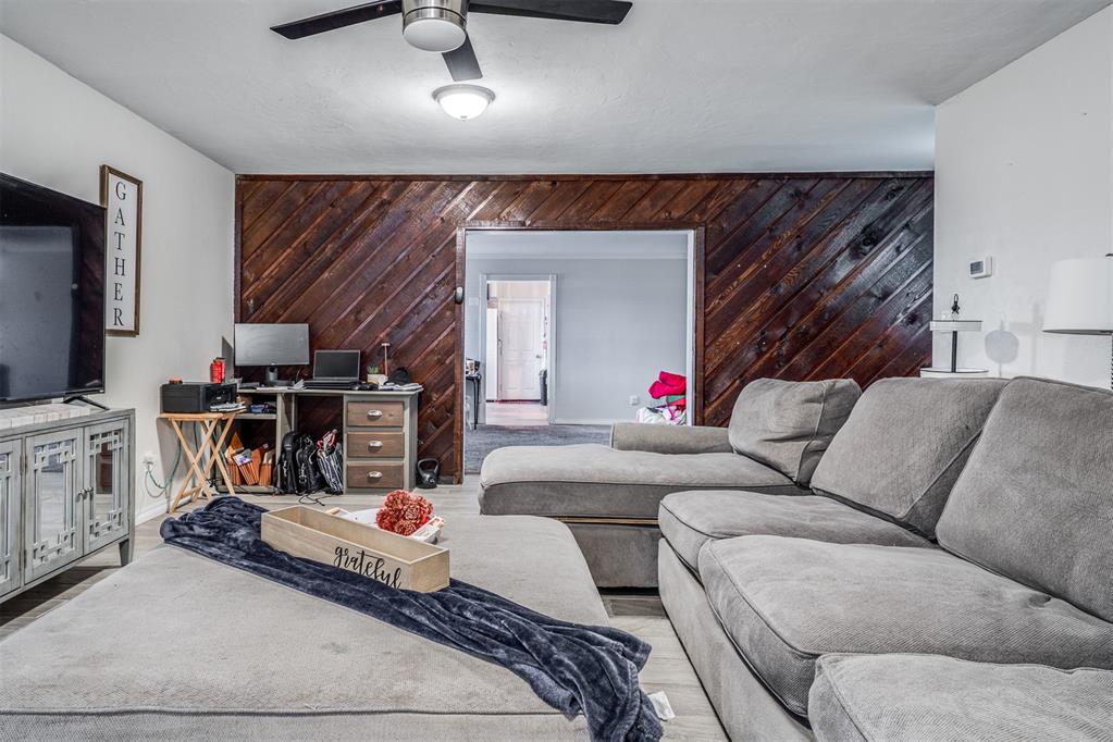 3105 N Viewpoint Drive