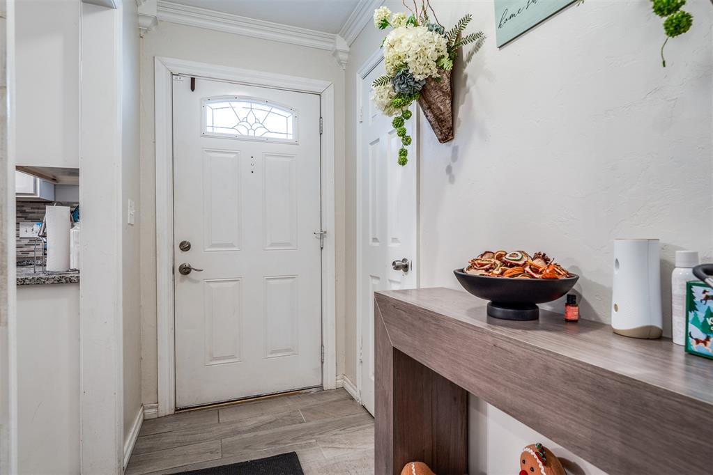 3105 N Viewpoint Drive