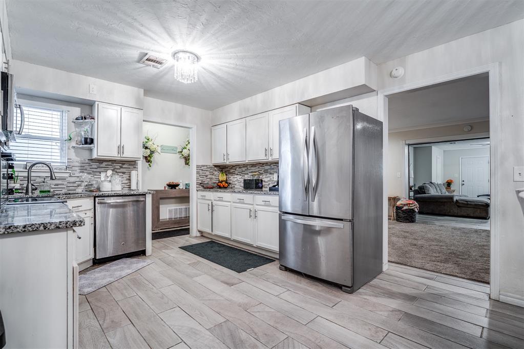 3105 N Viewpoint Drive