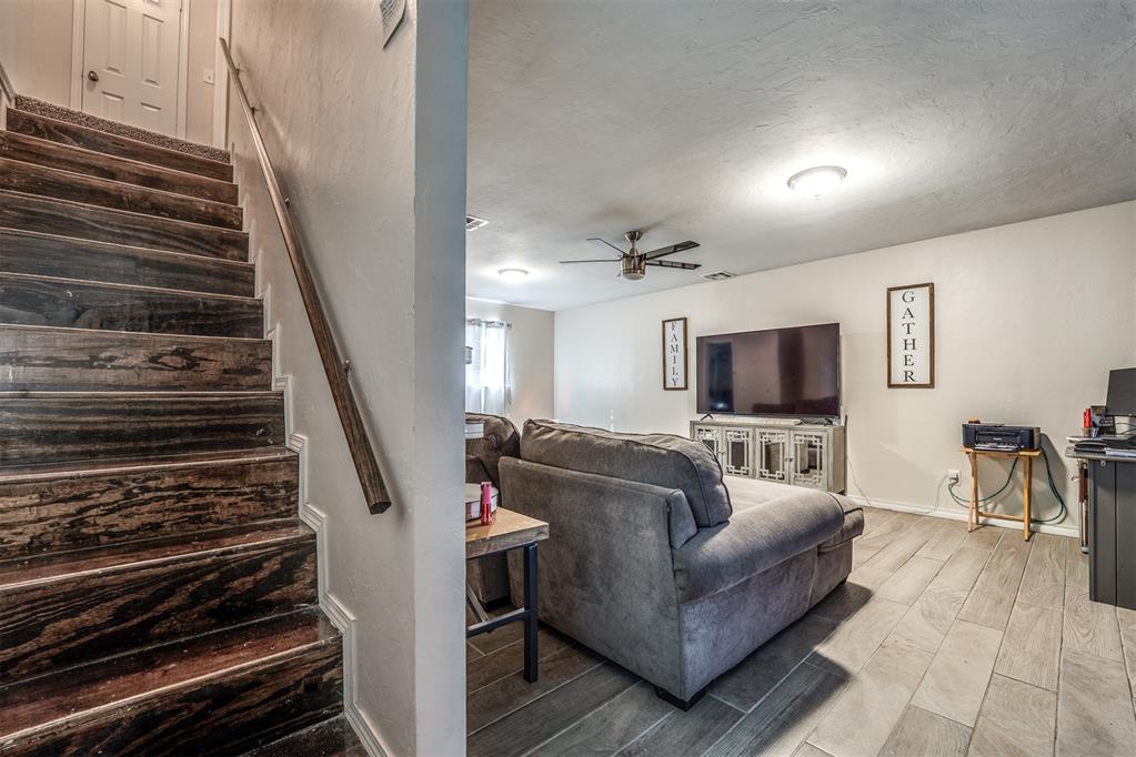 3105 N Viewpoint Drive