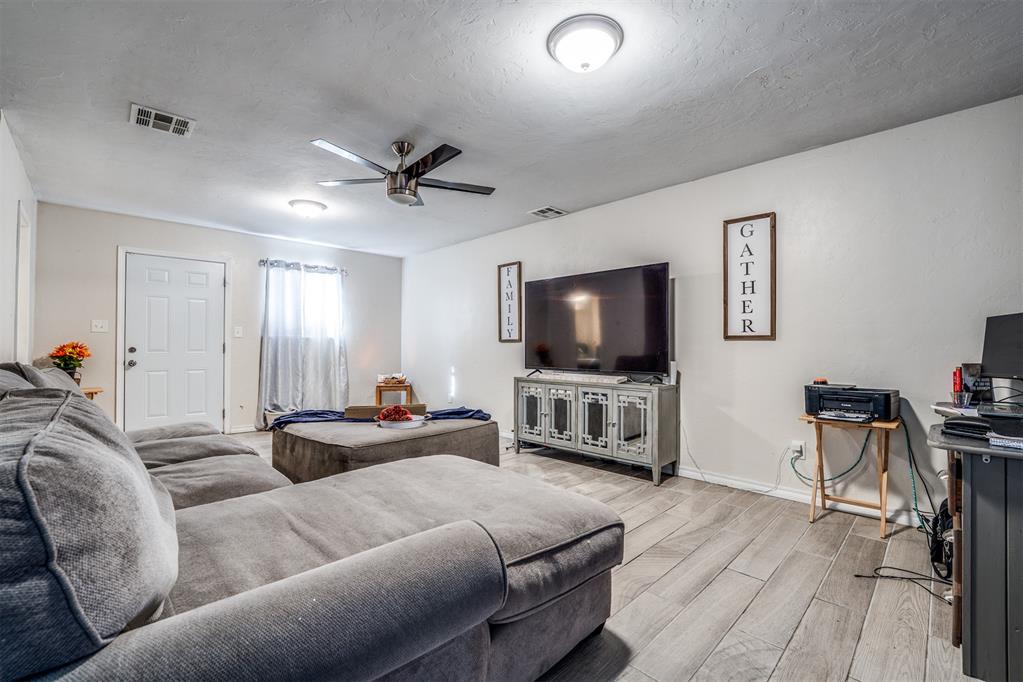 3105 N Viewpoint Drive