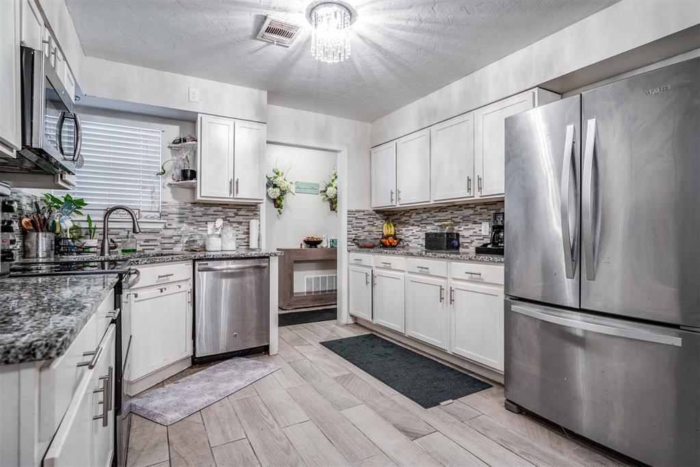 3105 N Viewpoint Drive