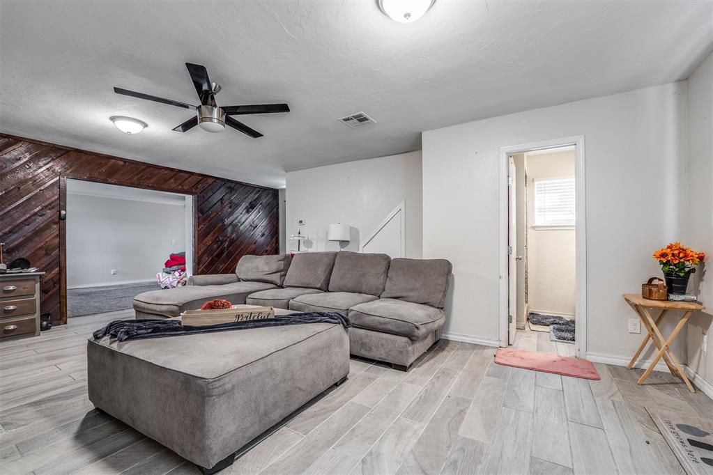 3105 N Viewpoint Drive