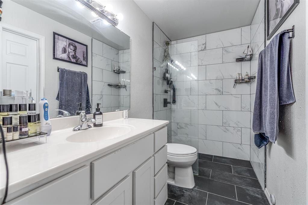 5400 N Wisconsin Avenue