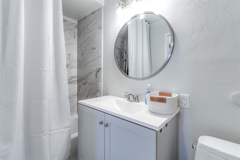 5400 N Wisconsin Avenue