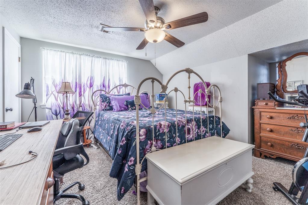 1515 Oakhurst Avenue