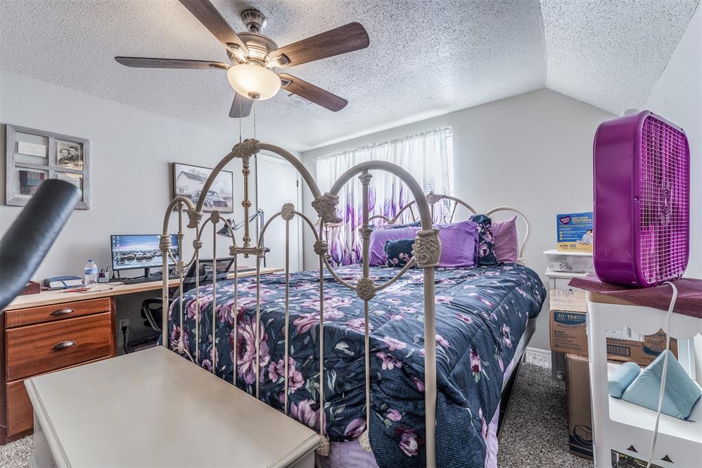 1515 Oakhurst Avenue