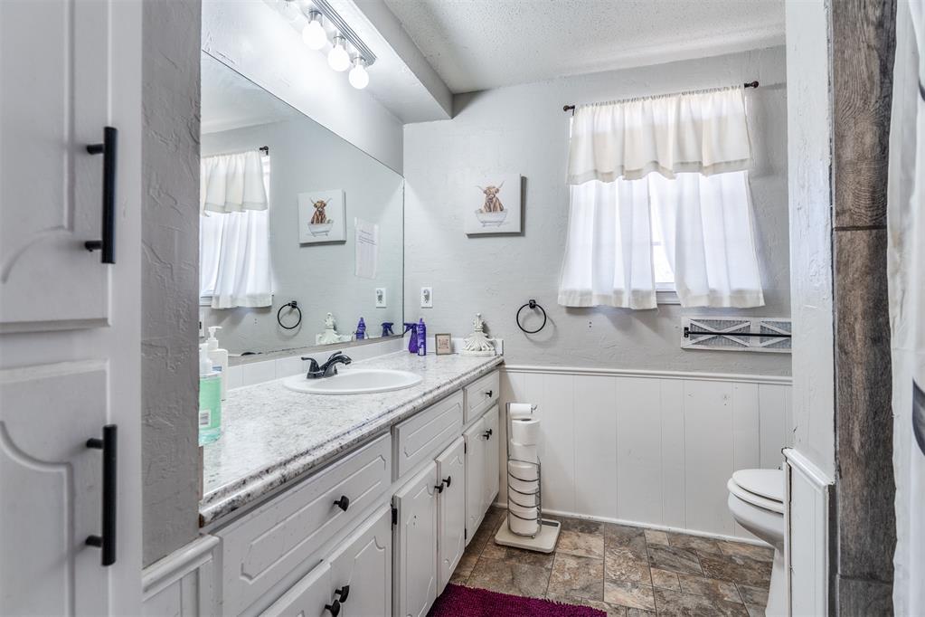 1515 Oakhurst Avenue