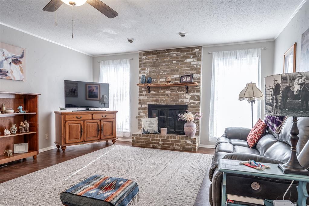 1515 Oakhurst Avenue