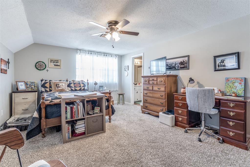 1515 Oakhurst Avenue