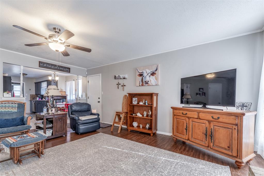 1515 Oakhurst Avenue