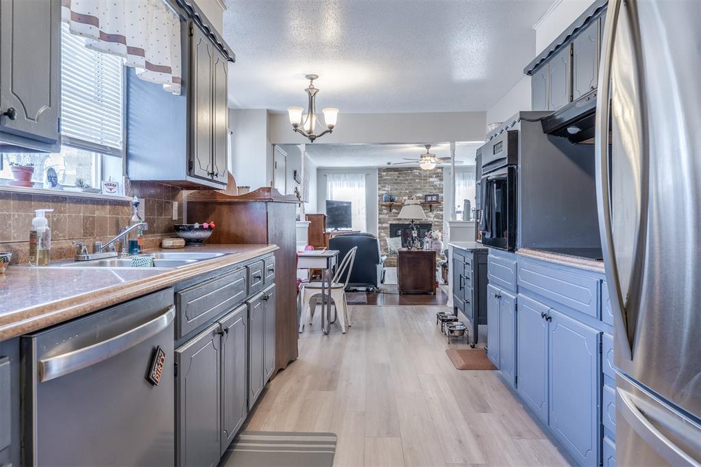 1515 Oakhurst Avenue