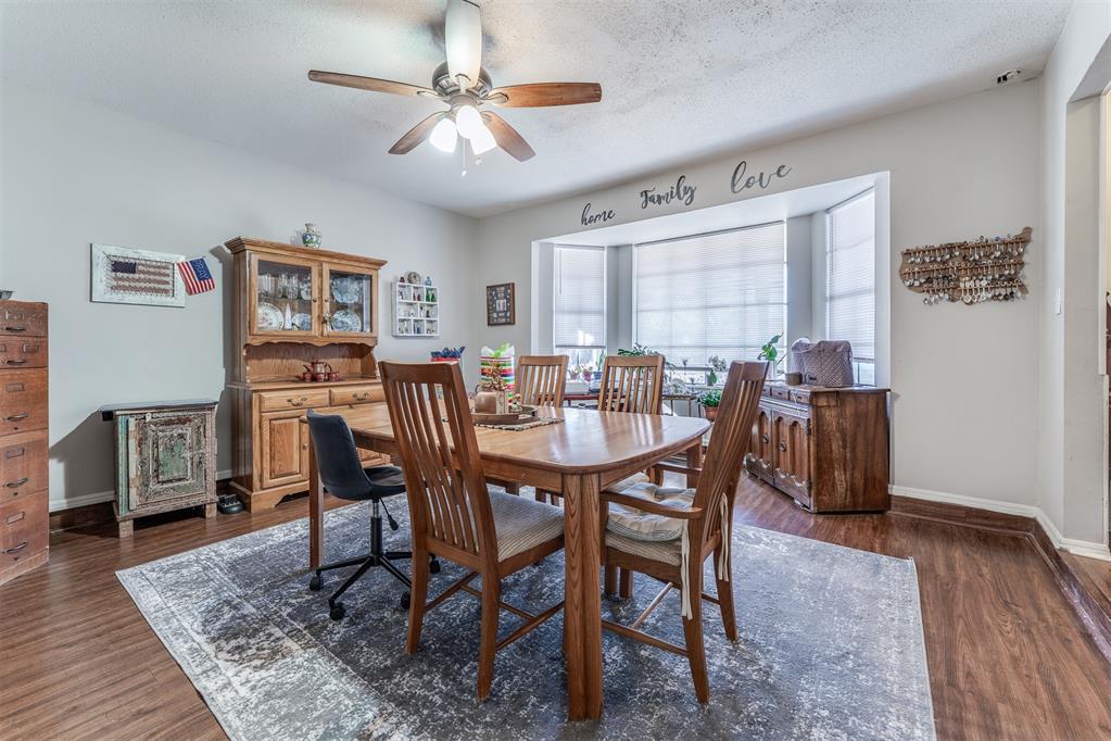 1515 Oakhurst Avenue