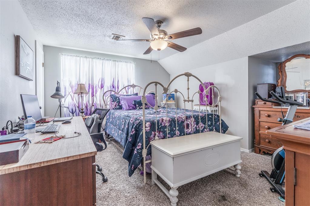 1515 Oakhurst Avenue