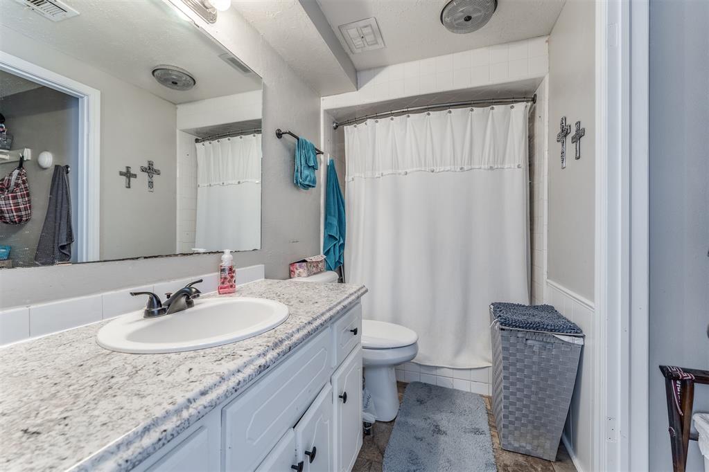 1515 Oakhurst Avenue