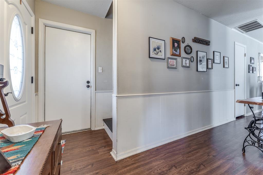 1515 Oakhurst Avenue