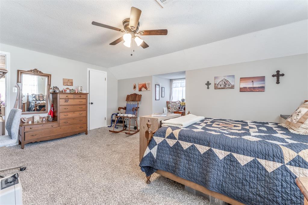 1515 Oakhurst Avenue