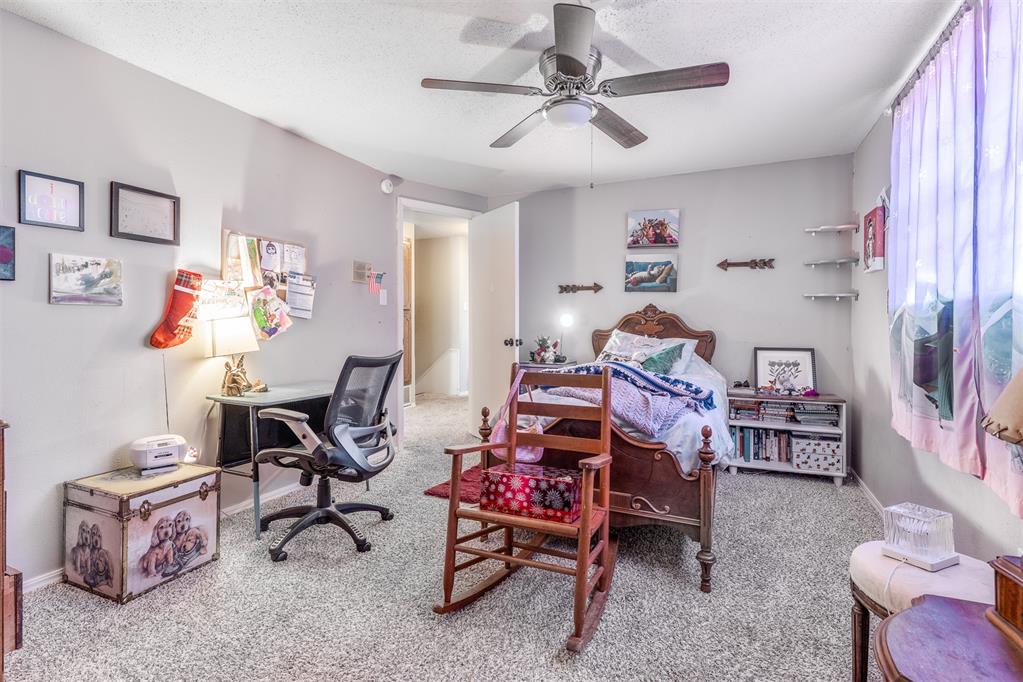 1515 Oakhurst Avenue