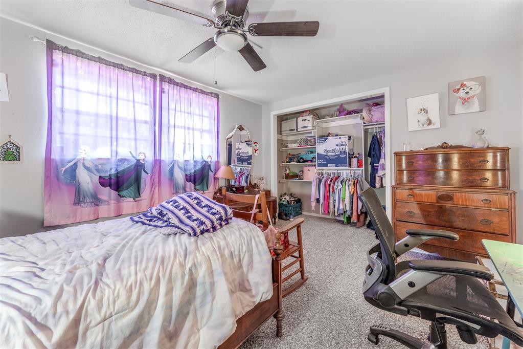 1515 Oakhurst Avenue