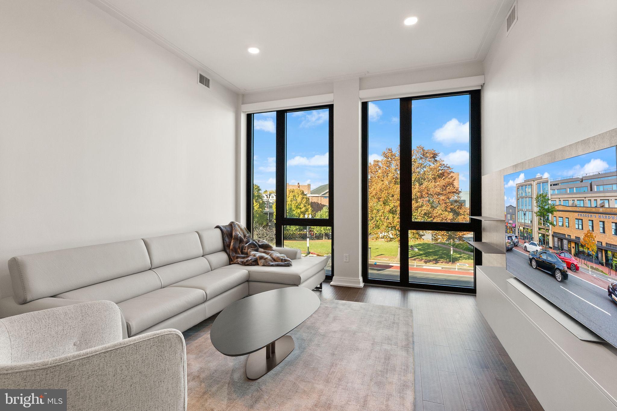 1111 PENNSYLVANIA AVENUE SE 304