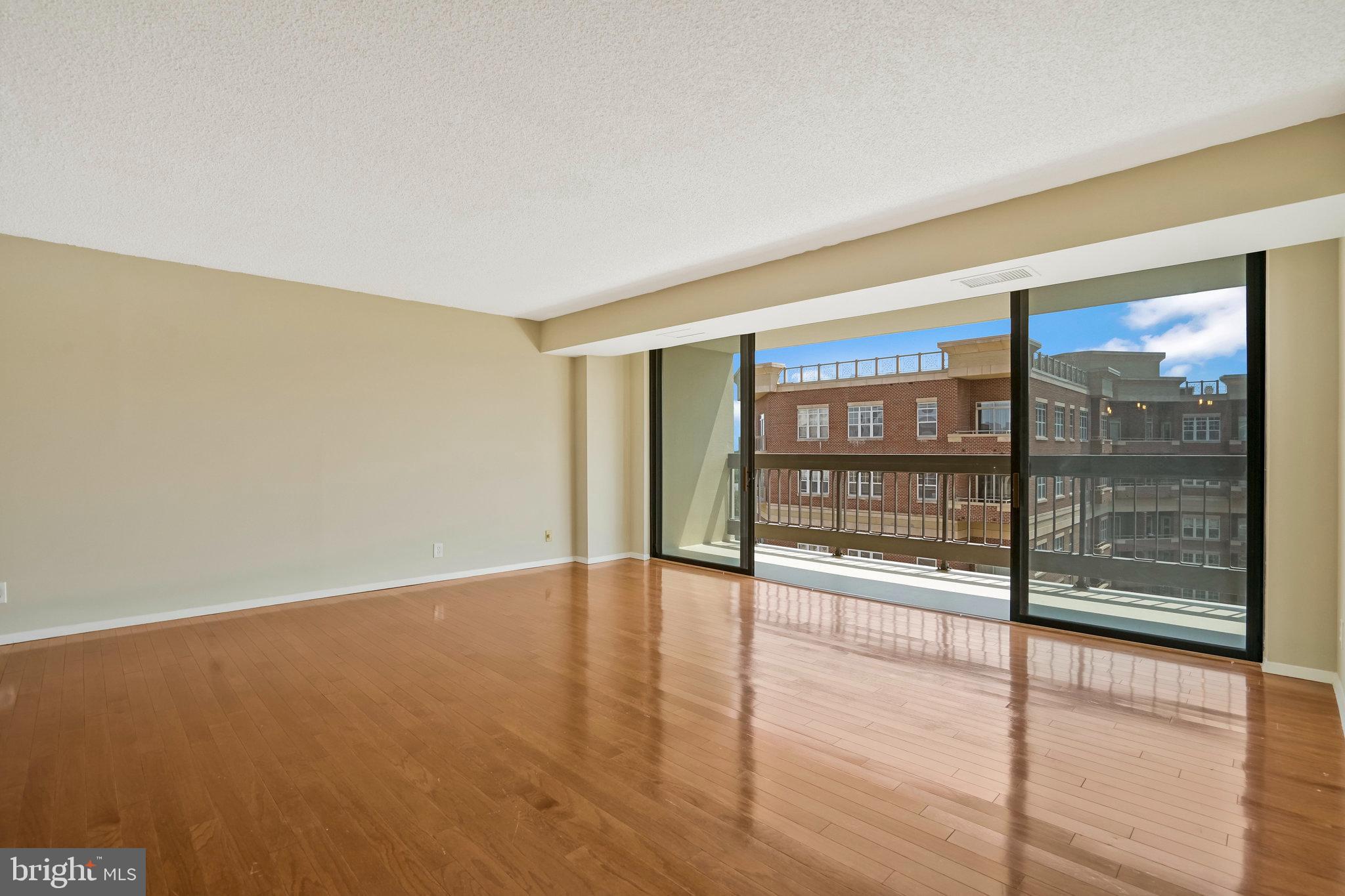 3800 FAIRFAX DRIVE Unit: 810