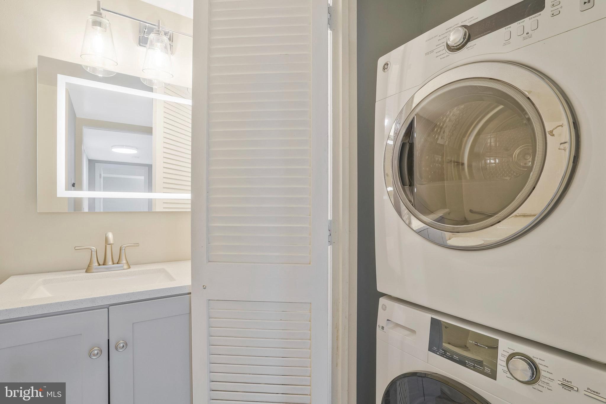 3800 FAIRFAX DRIVE Unit: 810